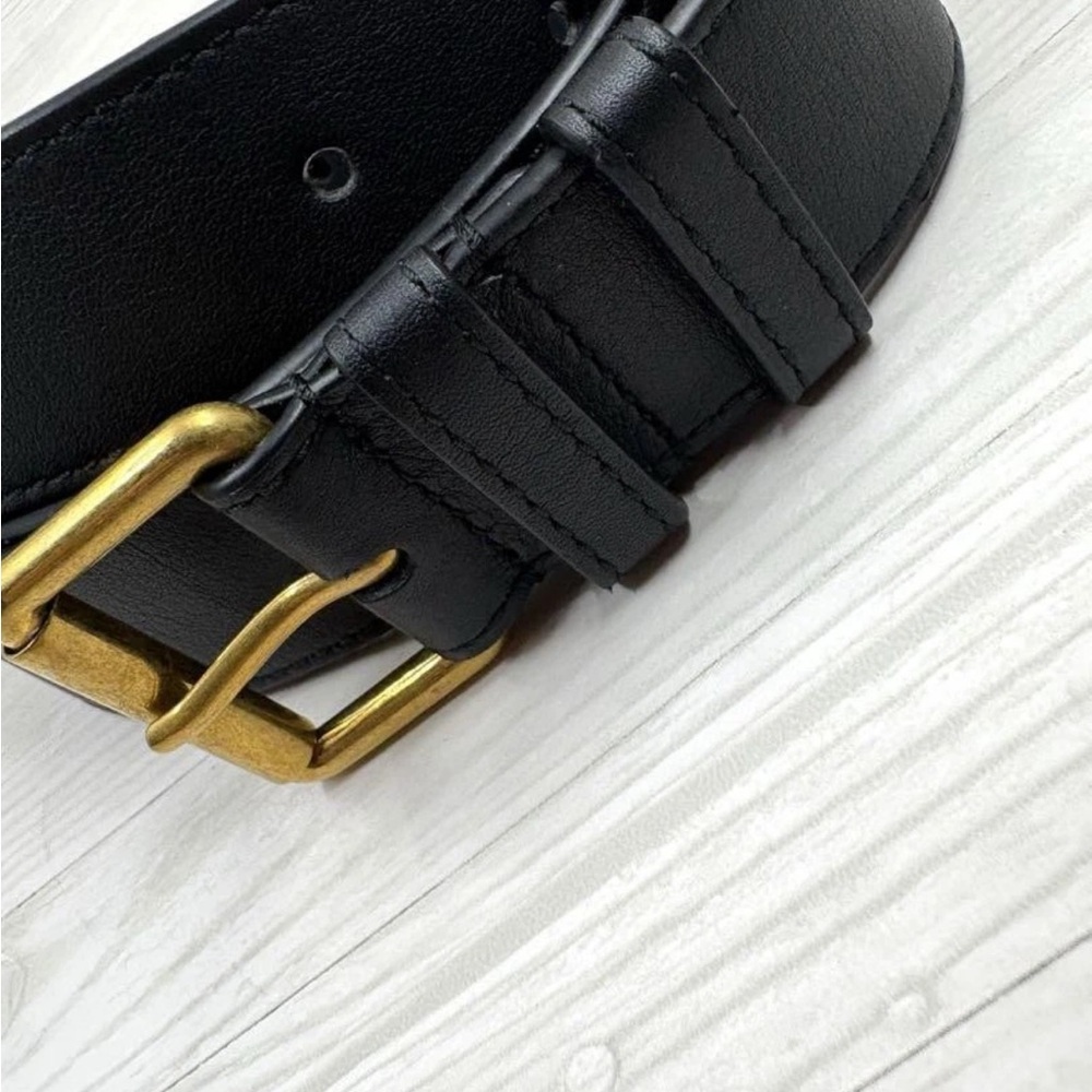 Gucci Black Leather Belt with Gold Buckle - Picture 10 of 15